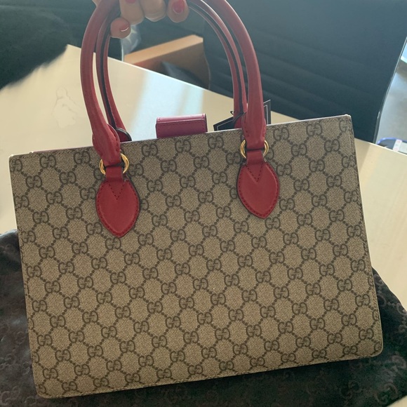🖤 Sale 💙Gucci GG Supreme Tote - Picture 8 of 10
